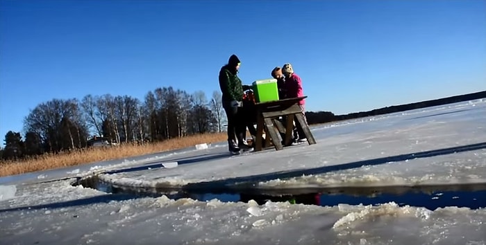 Donmuş Gölün Ortasında 'Dönen Buz Ada' Yapmak