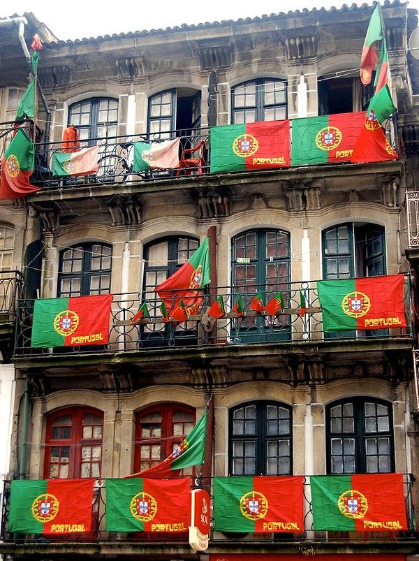 2. Portekizli insanların, ülkeleriyle neden bu kadar gurur duyduklarını merak ediyoruz doğrusu.