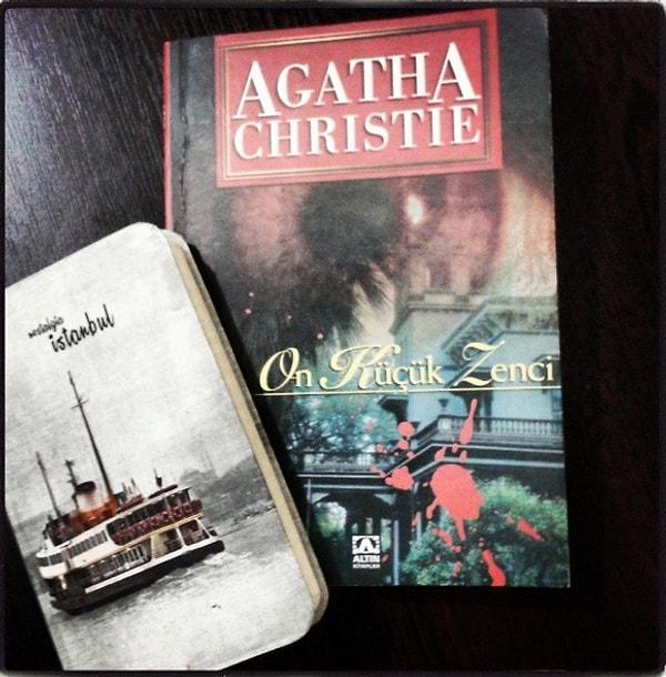 25. Agatha Christie – On Küçük Zenci
