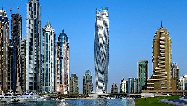 1. Cayan kulesi, Dubai.