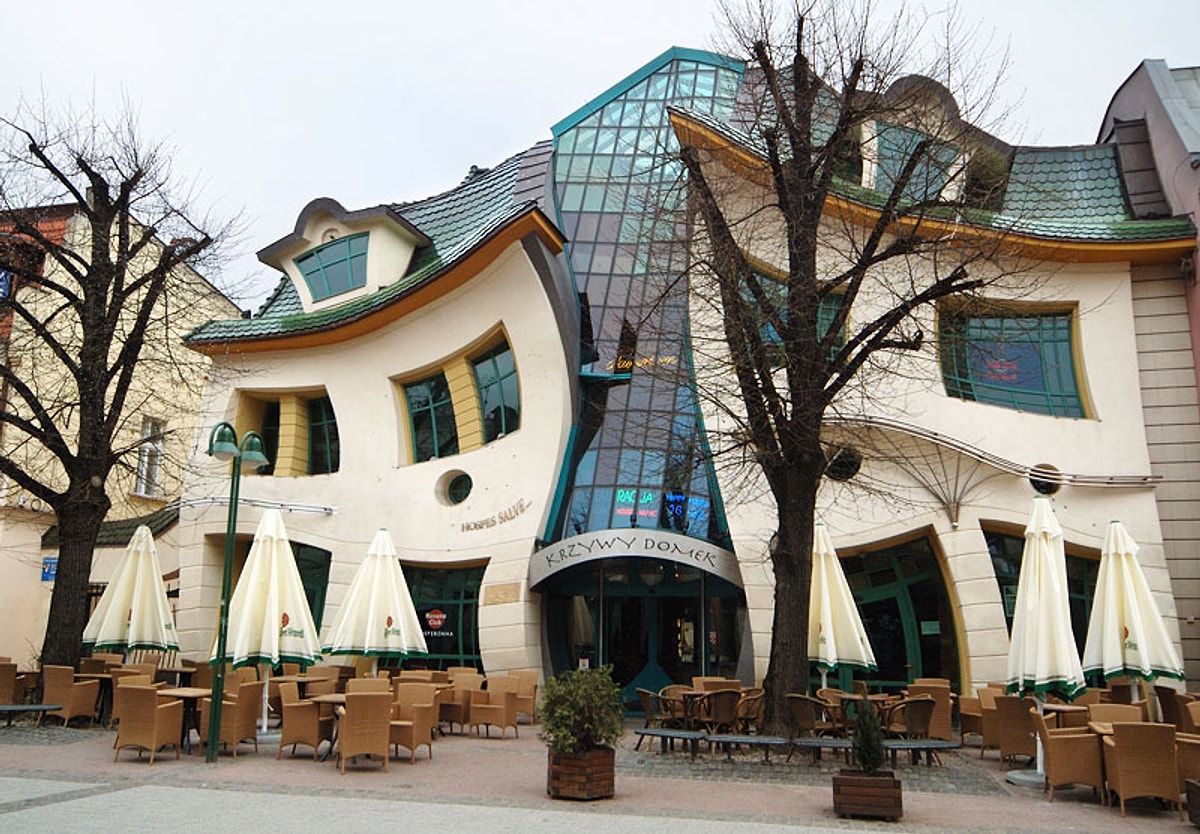 Кривой дом (the Crooked House). Сопот, Польша.