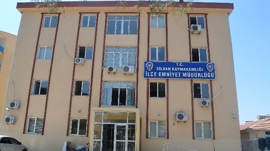Silvan Emniyet Müdürlüğü'ne Bombalı Saldırı