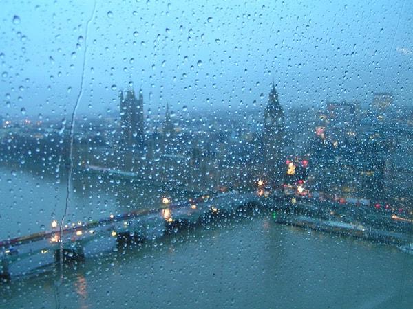 2. "İngiltere'de yaşamayı çok isterdim, ama hep yağmurlu." gibi bir cümle duyduğunuzda anlam veremez, bunun ne kadar harika bir hayal olduğunu düşünürsünüz.