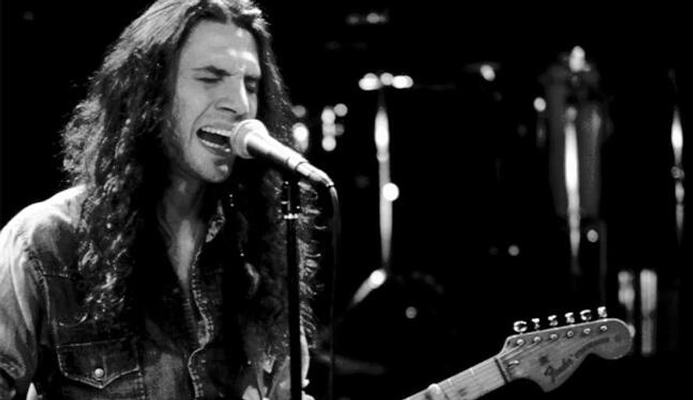 Kaybımızın 15. Yılında Ait Olduğu Cennette Sololarını Atmaya Devam Eden Çocuk: Yavuz Çetin