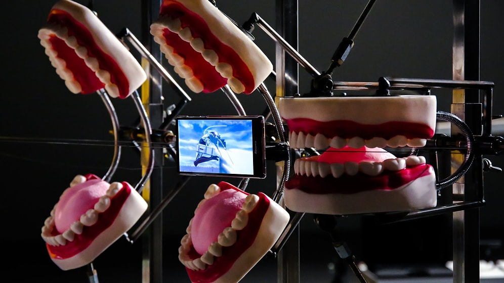 Aksiyon Sahnelerini Aratmayan Anime Karakterlerin Düzenek İçerisindeki Mücadelesi