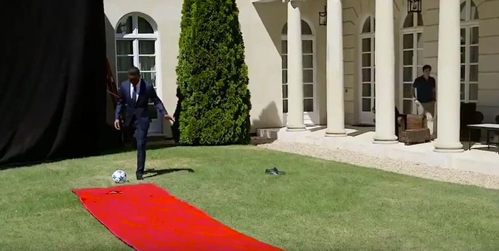 Efsane Futbolculardan Ayak Basketi