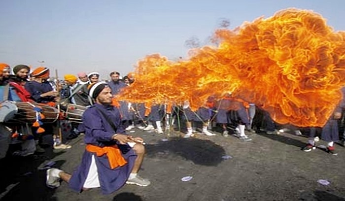 Su Veren İtfaiyenin Hortumunu da Yakan, Yiyene Felç Geçirten Dünyanın En Acı 13 Biberi