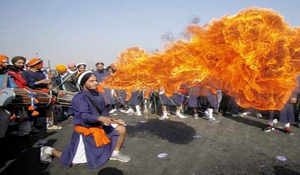 Su Veren İtfaiyenin Hortumunu da Yakan, Yiyene Felç Geçirten Dünyanın En Acı 13 Biberi
