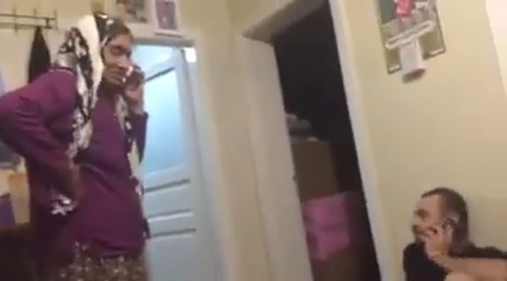 Babaannesine Eşek Şakası Yapan Torun