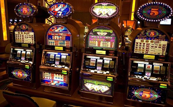 1. Las Vegas kumarhanelerinde kullanılan slot makineleri