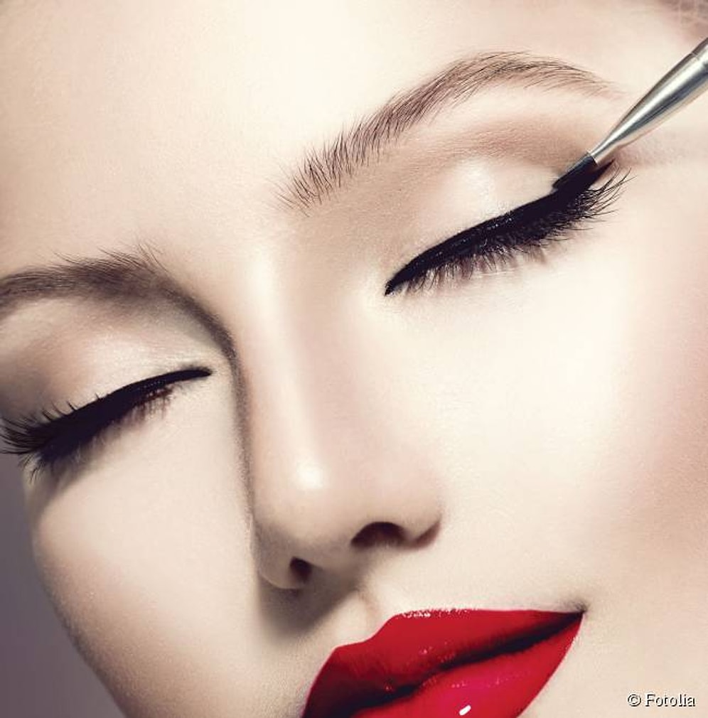 Eyeliner Dosyası: Profesyonellere Taş Çıkar!