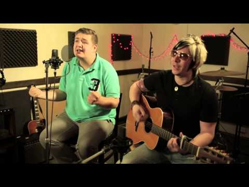 Tom Bleasby'den Kulakların Pasını Silecek 'Someone Like You' Cover'ı