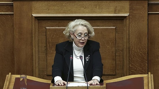 Yunanistan Meclisinde İlk Kadın Başbakan