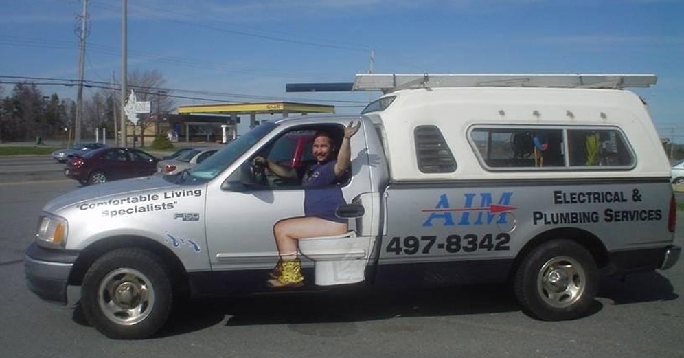 Araçlara Yapılan Giydirme Reklamların Komik Duruma Düşürdüğü 14 Kişi