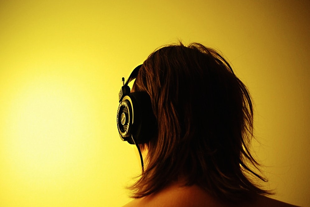 Her Yönüyle Size Hitap Eden Bir Kadın mı Arıyorsunuz?: 16 Maddeyle Türkü Seven Kadınlar