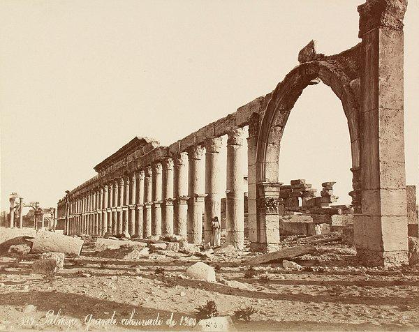 1. Palmira, eski bir Roma kenti.