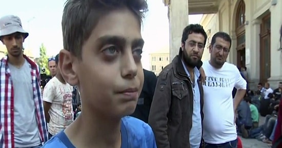 Suriyeli Çocuktan Avrupa'ya Mesaj: "Siz Savaşı Durdurun, Biz Zaten Gelmeyiz"