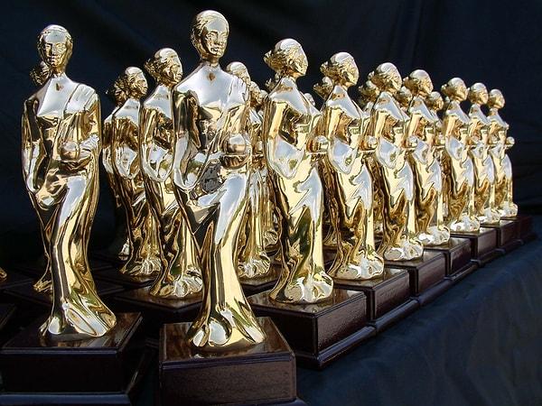 17. 2015 Altın Portakal en iyi film ödülünü hangisi aldı?