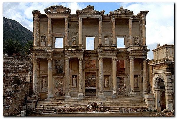 4. Efes Celsus Kütüphanesi
