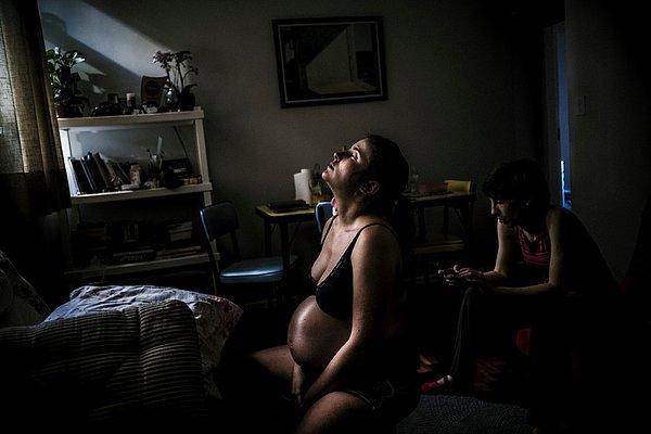 Gustavo şöyle diyor: '' Umuyorum ki bu fotoğraflar evde doğum tekniğinin gizli kalmış yanlarını açığa çıkarır ve gelecekteki anneleri, gereksiz sezeryan ameliyatından uzak durmalarına neden olur. ''