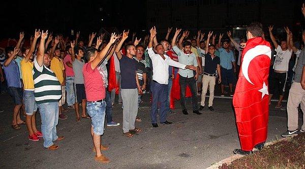 Zonguldak'ın Ereğli ilçesinde MHP mensupları gelen şehit haberleri üzerine sokaktaydı.