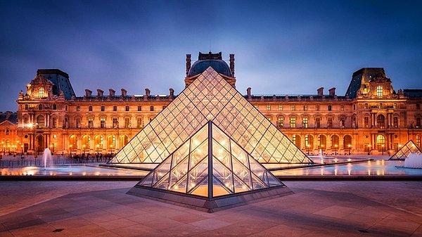 8. Louvre Müzesi– Paris, Fransa