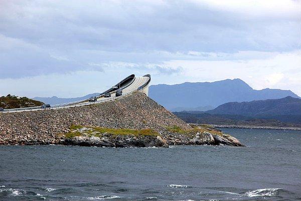 1. Storseisundet ya da kısa adıyla Sarhoşlar Köprüsü: Norveç