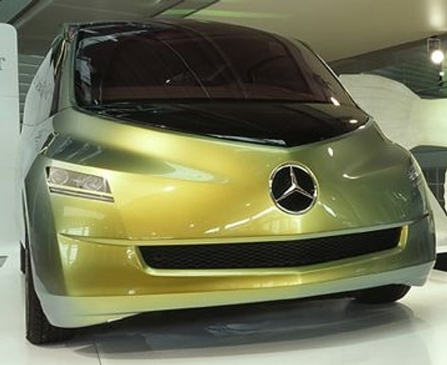21. Tasarımda da doğadan örnek almaya sıkça başvurulabiliyor. Mercedes'in balıktan esinlendiği bir otomobil tasarımı.