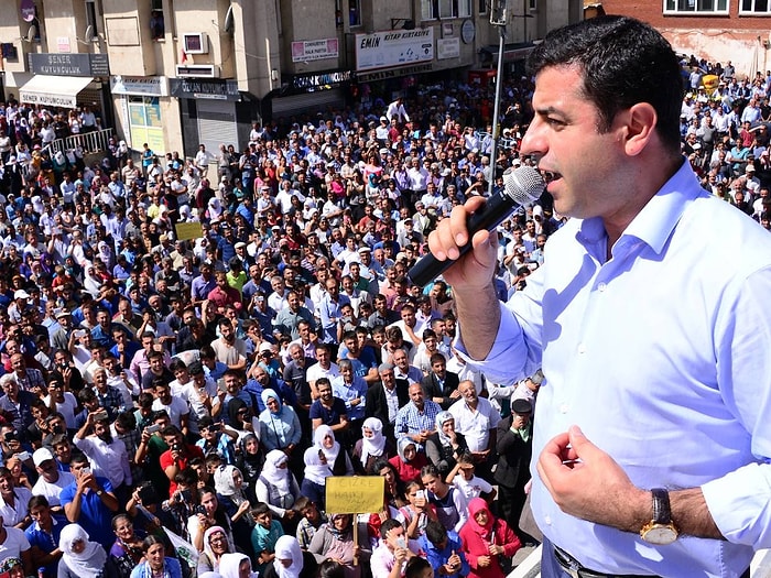 Demirtaş: 'Hiçbir Genç Kardeşim Silaha Başvurmasın'