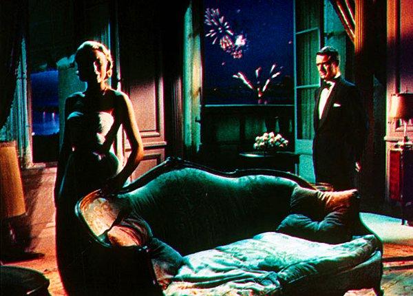3. 1955 yapımı Hırsızlar Kralı(To Catch a Thief) filminden bir kare. Grace Kelly'ye eşlik eden isim Cary Grant.