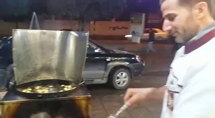 Tek Rakibi Sanayi Makineleri! Dünyanın En Hızlı Lokma Yapan Ustası