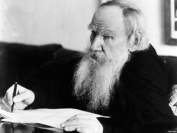 4. Tolstoy kaotik dünyada anlamı ve basitliği bulmaya çalışıyordu.