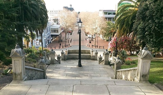 Simetrinin Askerleriyiz: Simetri Aşıklarını Mest Edecek 24 Fotoğraf