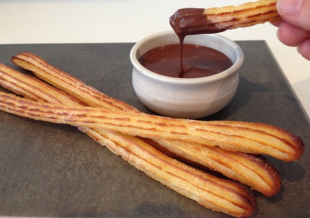 7. Muhteşem Churro tatlısının müptelası olabilirsiniz.