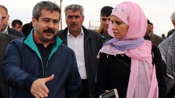 2. Dün, Çetinkaya'nın Şanlıurfa'dan daha önce bağımsız milletvekili adayı olan Mehmet Fatih Bucak'la evlendiği haberi geldi.