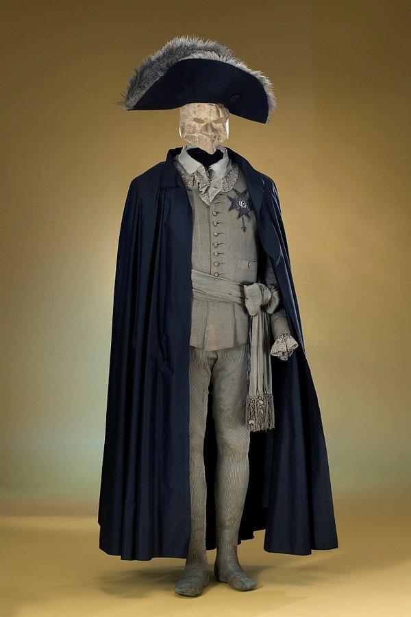 22. Ölümcül yaraları olmasına rağmen 16 Mart 1792'de bir baloya katılan İsveç Kralı III Gustav'ın kostümü.