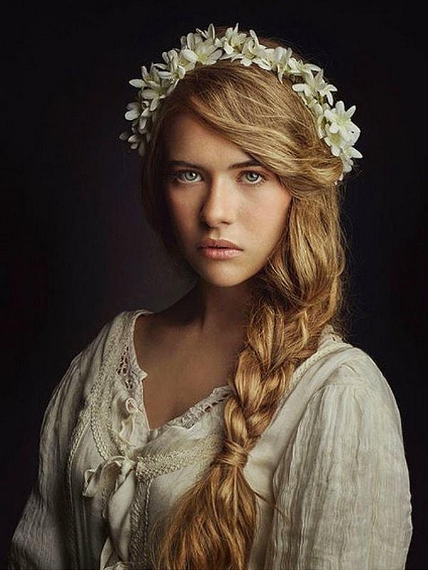 Dokuz bölüm boyunca Kösem Sultan'ın gençliğine Yunan asıllı, 17 yaşındaki güzel oyuncu Anastasia Thsilimpou hayat verecek.