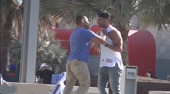 İnsanların Yanına Gidip "Sevgilinle Yatıyorum" Demek