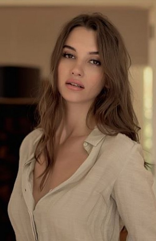 Elizabeth Swann (Keira Knightley) / Leyla Lydia Tuğutlu