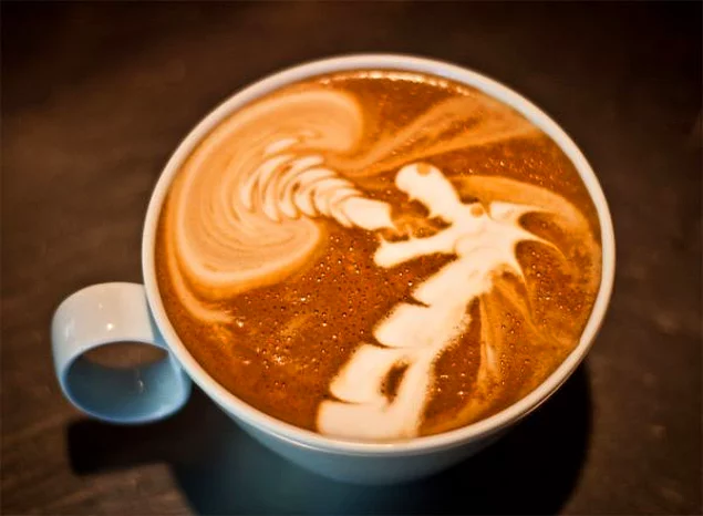Kahveniz soğuduğunda ejderha alevleriyle yeniden ısıtabilir.