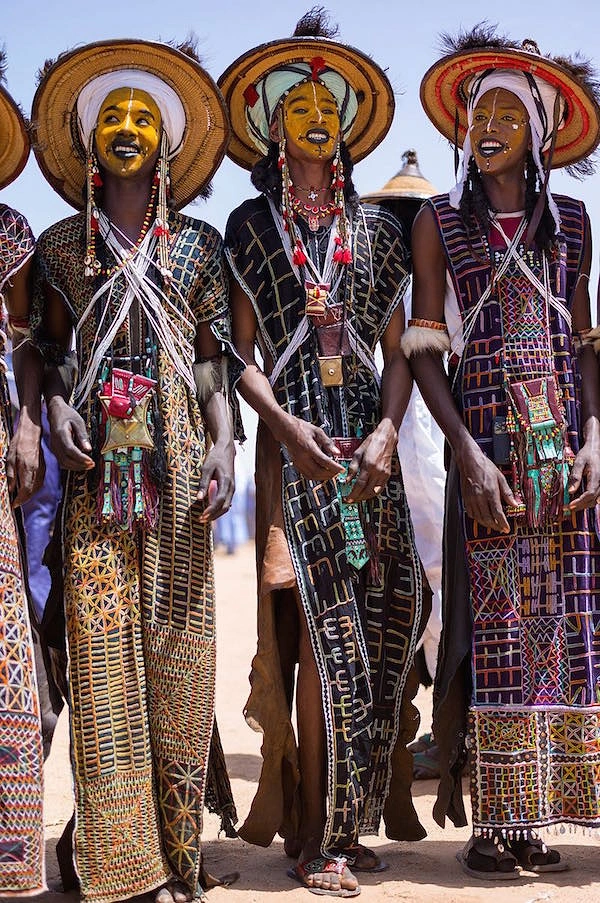 Afrikali Wodaabe Kabilesinin Geleneksel Erkek Guzellik Yarismasindan 20 Farkli Fotograf Onedio Com