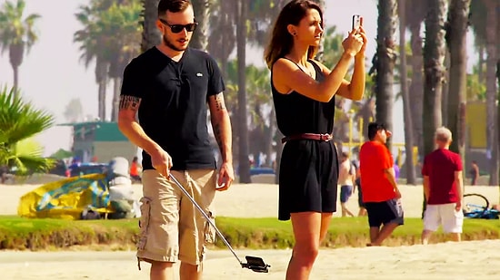 Etek Altı Fotoğraf Çeken Sapkın Adama İnsanların Tepkisi | Sosyal Deney İçerir