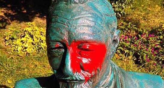 Süleyman Seba Heykeline Saldırı!