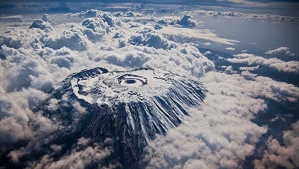 Afrika'nın en yüksek dağı nefesinizi kesebilir.