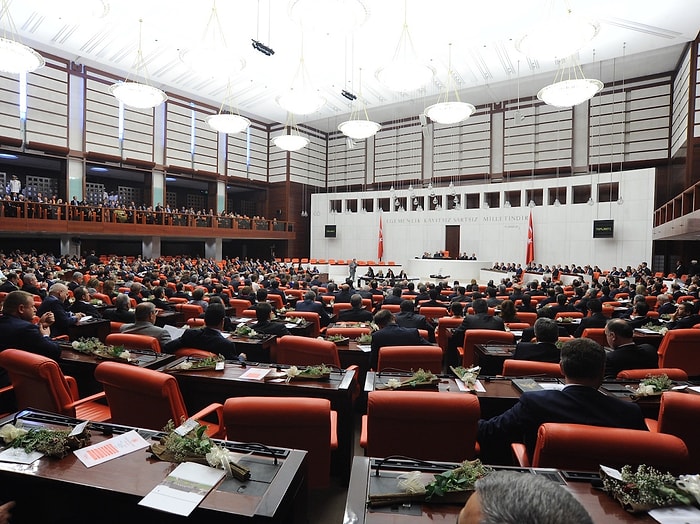 32 Saatlik Vekillerin Primleri 4 Yıl Boyunca Meclis Bütçesinden Ödenecek