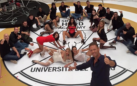 Başvuruları İçeriden Alıyoruz: Rocco Siffredi'nin Porno Üniversitesinin İlk Tanıtım Videosu Yayınlandı
