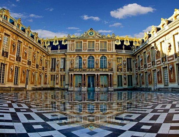 3. Versay Sarayı (Fransa)