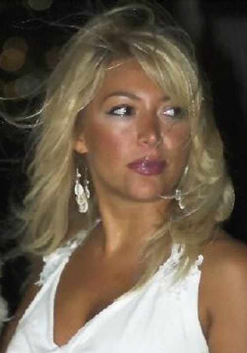 Aynı sanatçının sesine Rosalinda ile de aşinaydık.