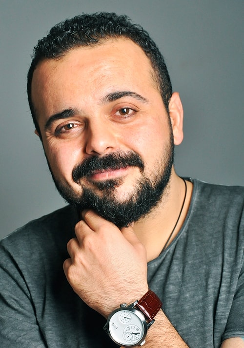 Ayı Yogi'yi seslendiren sanatçıysa Kadir Özübek'ti.