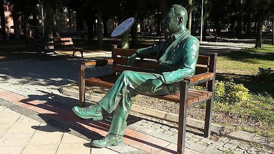 Zarar Gören Süleyman Seba Heykeli Onarıldı